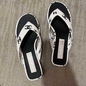 Chanel flip flop